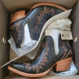 Ariat Womens Dixon Western Boot, Brooklyn Black, 8.5